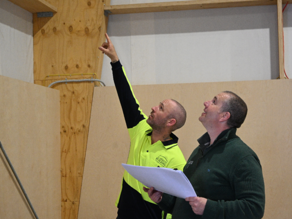 TimberSpan Business Manager and Builder pointing to a detail in a building